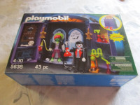 Playmobil Play Box Haunted House (5638) - NEW in Sealed Box