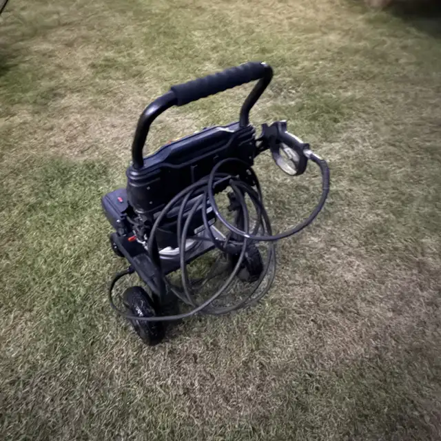 Nice little pressure washer. Not sure of the exact output on thi in Power Tools in Kawartha Lakes - Image 9