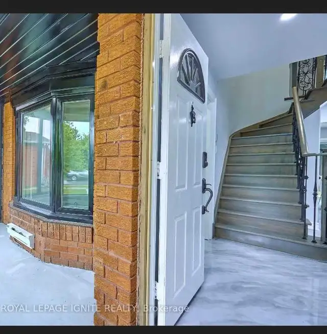 Brampton Room Rental in Room Rentals & Roommates in Mississauga / Peel Region - Image 4