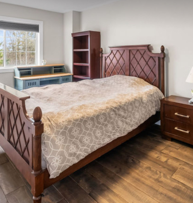 queen bedset brwon all solid wood ( matress available to sell) in Beds & Mattresses in Markham / York Region - Image 3