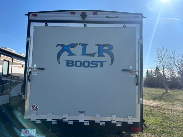 2019 XLR Boost toy hauler 27qbx  in Travel Trailers & Campers in Calgary - Image 2