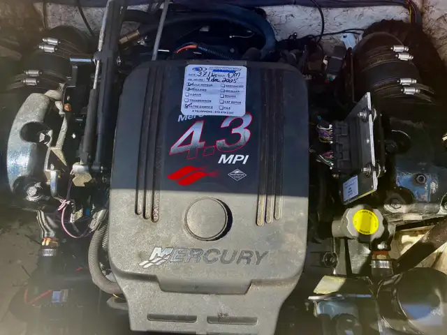 bateau Hurricane in Powerboats & Motorboats in Drummondville - Image 9