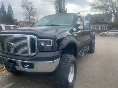 2006 F350 Very well taken care of unit. Purchased from a very particular gentlemen last year and dec...