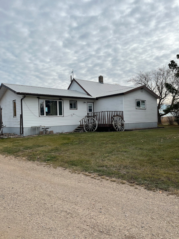 Raymore, SK- 169.89 Acres - 4 bdrm, 1.5 bath, Arena  Farm  Ranch in Houses for Sale in Regina - Image 2