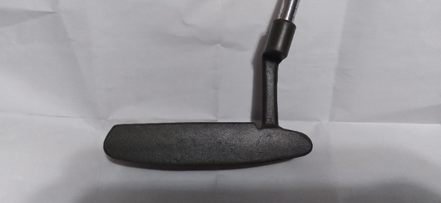 PING ANSER 3 CLASSIC PUTTER, NEW GRIP AND IN EXCELLENT SHAPE! in Golf in Sarnia - Image 2