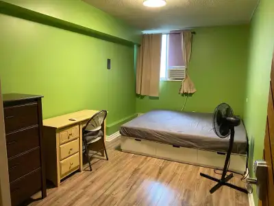 - Furnished king size bedroom available for rent immediately. - Ideally for Humber North students: 2...