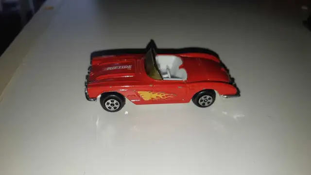 Riptide 1960 Corvette vintage 1984 ERTL 1/64 scale loose/vg in Toys & Games in Guelph - Image 2