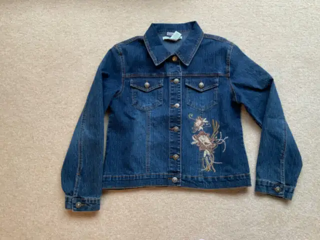 LADIES DENIUM JACKET with Embroidery & Rhinestones in Women's - Tops & Outerwear in Belleville - Image 3