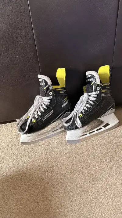 Bauer Supreme S35 Ice Hockey Skates - Size 3.5, View more