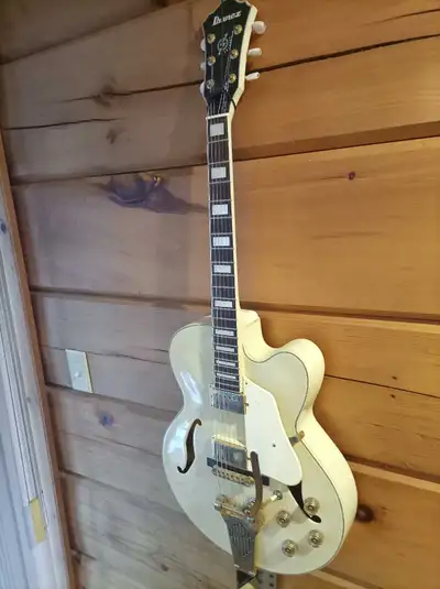 Ibanez Jazz Box, View more