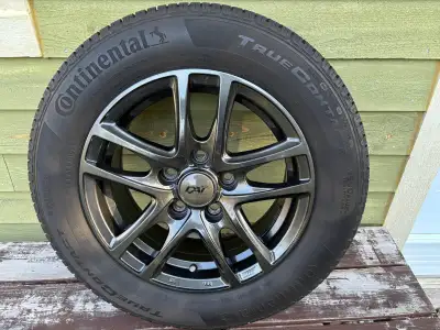 Bonjour, a vendre set de pneus et mags Bolt Pattern: 5x114.3 mm Center Bore: 64.1 mm Thread Pitch: M...
