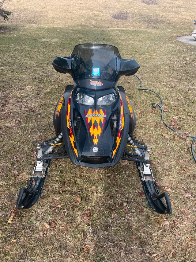 2004 Skidoo MXZ800 in Snowmobiles in Mississauga / Peel Region - Image 3