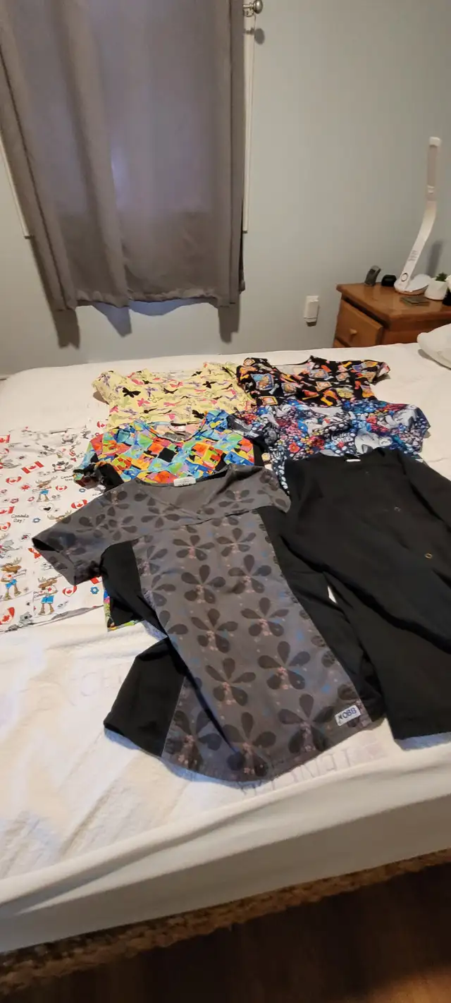 Softly Used Scrub Tops63235093025539122