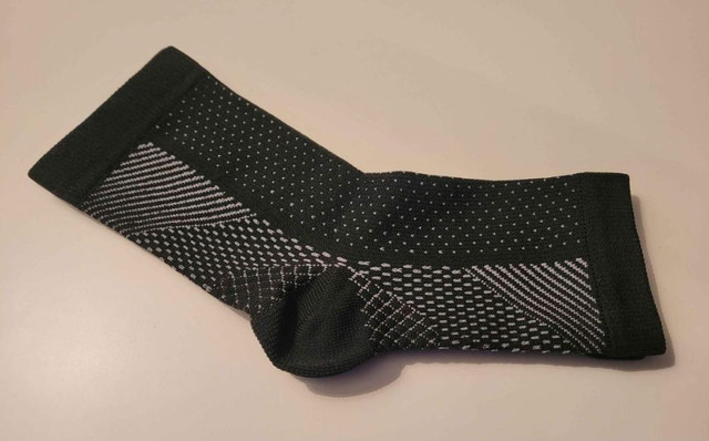 Heel / Ankle / Arch Compression Sock - New in Health & Special Needs in Burnaby/New Westminster - Image 3