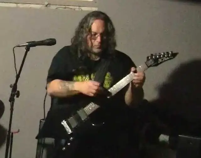 Heavy Guitarist Looking...588731560871208964