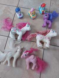 Lot of vintage and modern my little ponies 
