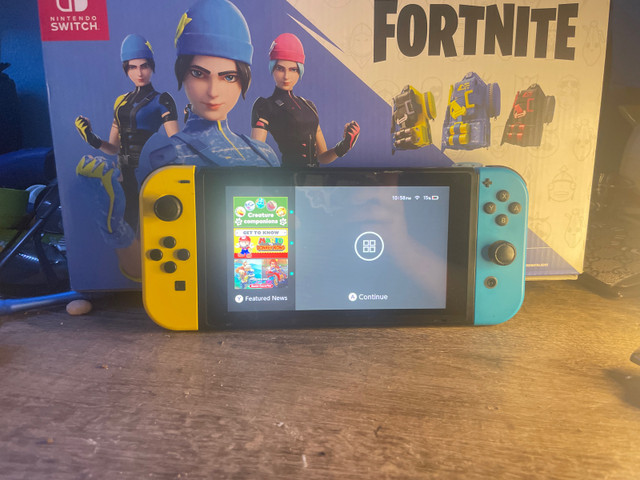  Fortnite edition Nintendo switch  in General Electronics in City of Toronto - Image 2
