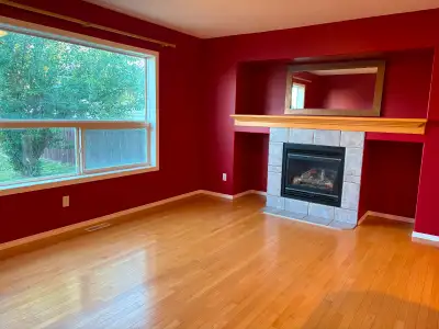 3 Bed + 1 Den and 1.5 Bath Single Family Home Available for rent