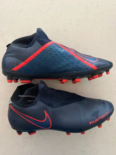 Men’s 9 Soccer cleats , View more