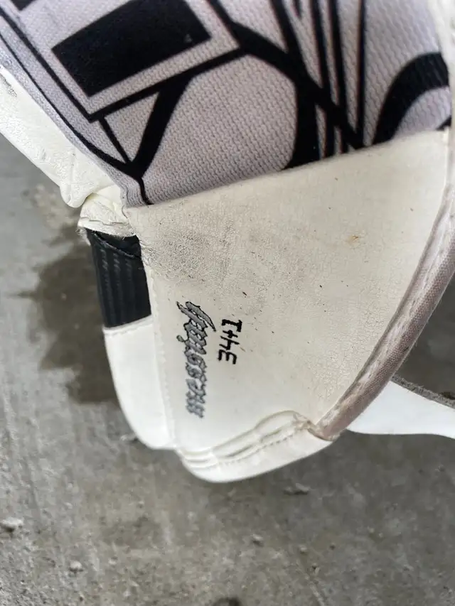 Warrior Messiah goalie pads, 34+1, very good condition in Hockey in Mississauga / Peel Region - Image 5