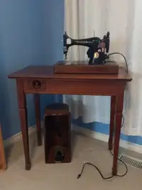 Vintage 1948 Singer Sewing Machine