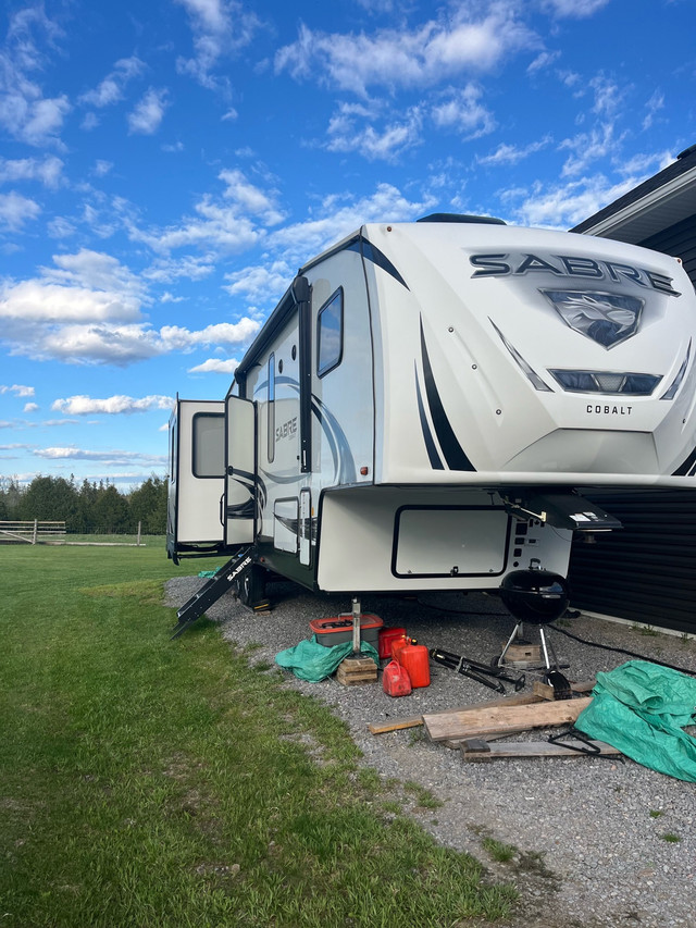 2019 Sabre fifth wheel in RVs & Motorhomes in Peterborough