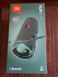 JBL Flip5 Bluetooth Speaker