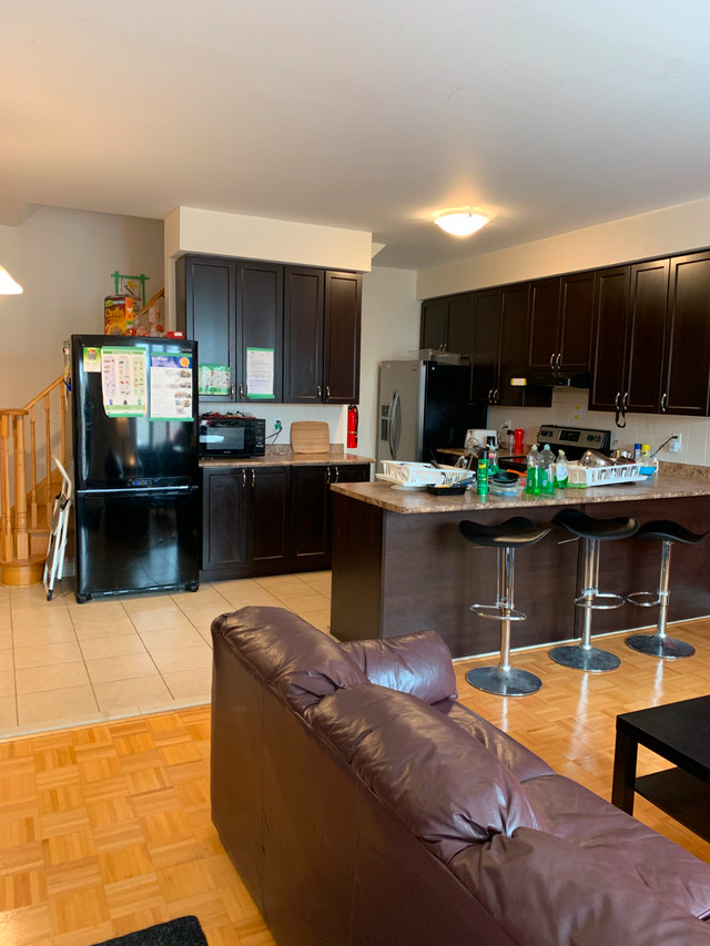 Eelgant Room Next York University Near Finch W Subway Station in Room Rentals & Roommates in City of Toronto - Image 3
