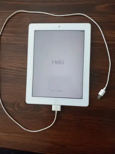 Apple iPad 2 Wi-Fi 16GB White Model MC979C/A 9.7" screen iOS 9.3.5 https://www.gsmarena.com/apple_ip...