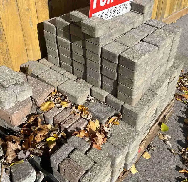 Paving stones  in Floors & Walls in St. Catharines - Image 2
