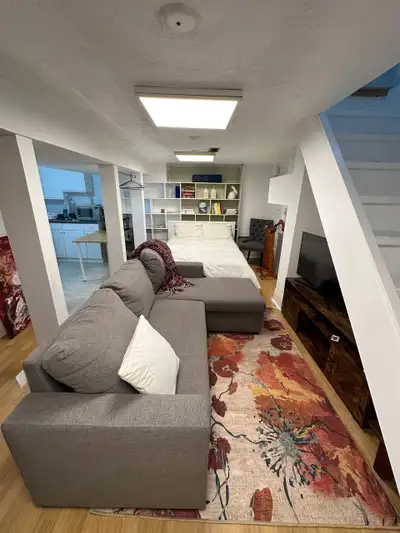 Studio Basement Apartment in Little Italy / Bickford Park