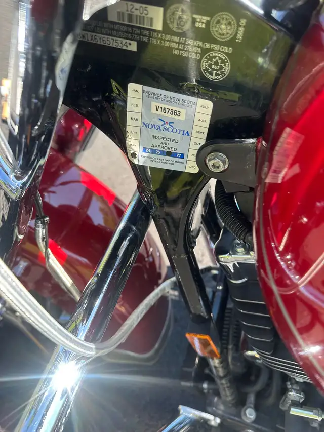 2006 Harley roadking(New 103 motor installed) in Touring in Bedford - Image 8