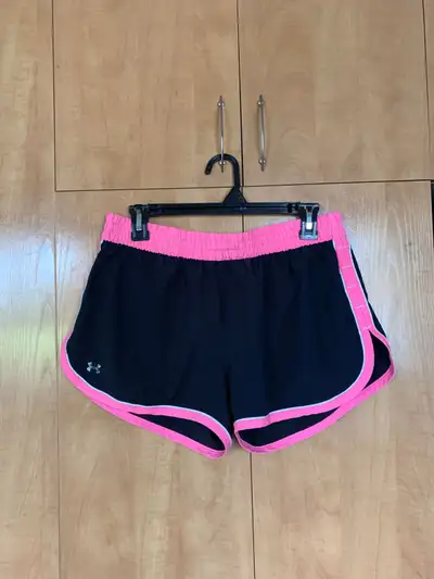 Hurley Adidas Lolë Nike NewBalance SMALL+MEDIUM à 10$ ch ou 3 po, View more