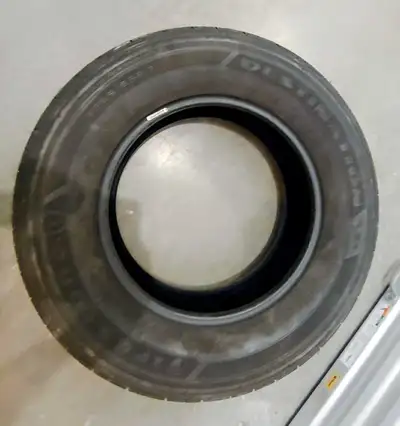 Set de 4 pneus 4 saisons Firestone destination, très peu usés encore bons pour plusieurs étés. Prix...