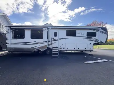 2020 Northpoint for sale. Brand new tires 2025 New safety inspection New brakes Hydraulic 6 point le...