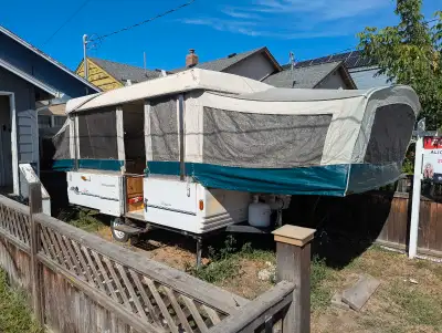97 Coleman trailer with two kings and a queen stove, fridge, furnace and sink. Haven't tried the sin...