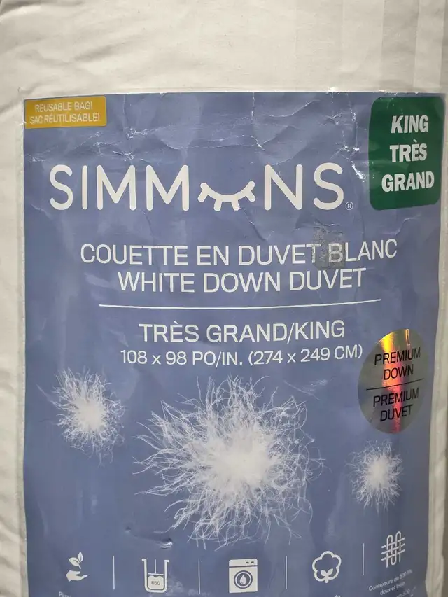 Simmons King Size Down Duvet in Bedding in London - Image 3