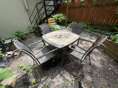 Ensemble de terrasse avec table en pierre, View more