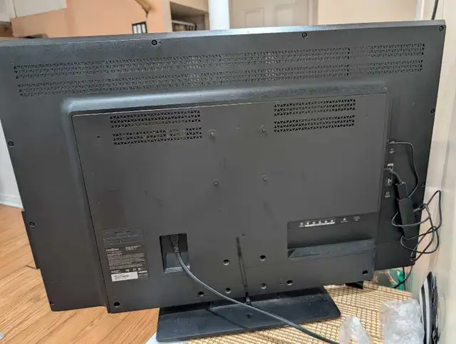 Insignia 39" Tv in TVs in Mississauga / Peel Region - Image 4