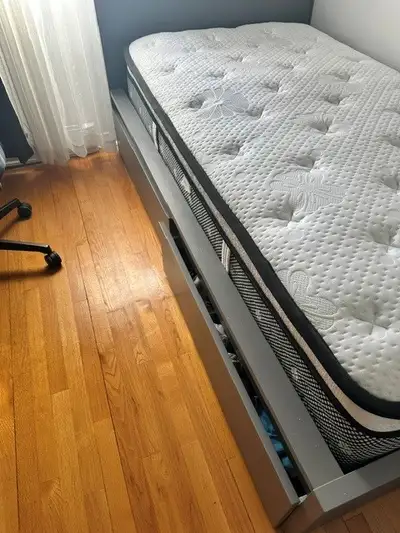 Base de lit 1 place Malm/Ikea avec matelas - Impeccable, View more