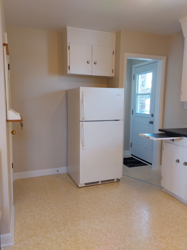 Three Bedroom, Recently Renovated Apartment in Downtown Kingston Long