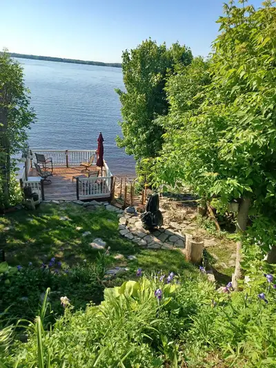 3 1/2 tout inclus bord du fleuve au mois , View more