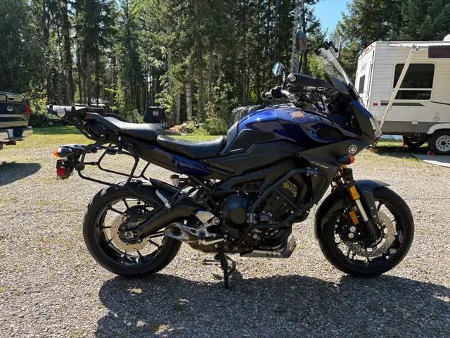 2017 Yamaha FJ09 in Street, Cruisers & Choppers in Prince George - Image 4