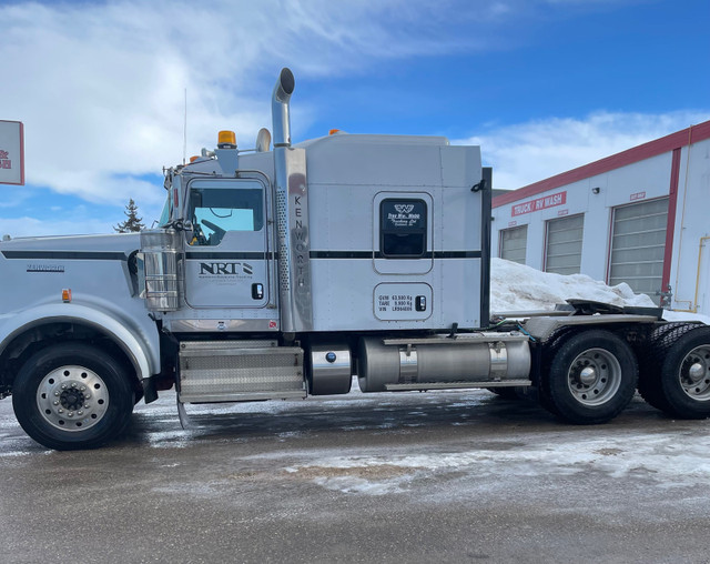 2020 W900B in Heavy Trucks in Saskatoon