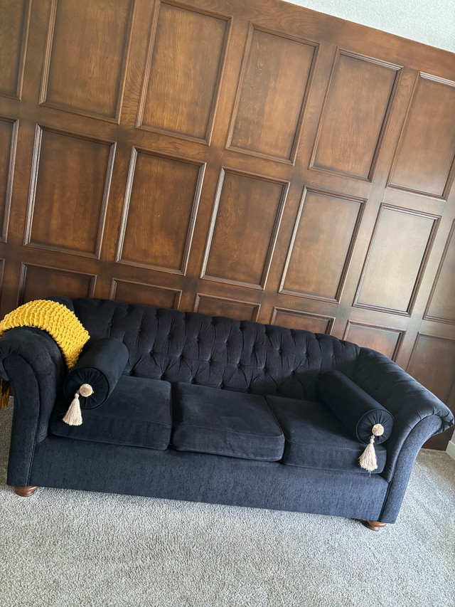 Couches  in Couches & Futons in Calgary