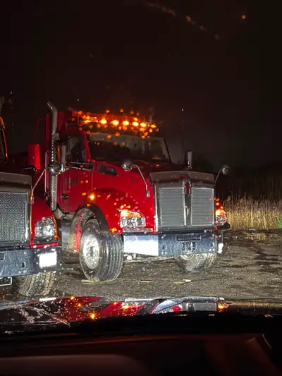 Looking for full time and part time night dump truck drivers. Serious inquiries only, you need to ha...