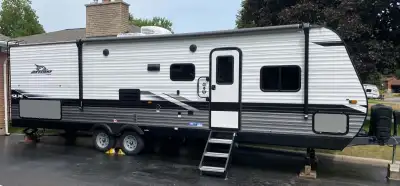 Like new 2022 Jayco Jay flight SLX 284 BHS travel trailer. Sleeps 9. Queen size bed in private bedro...