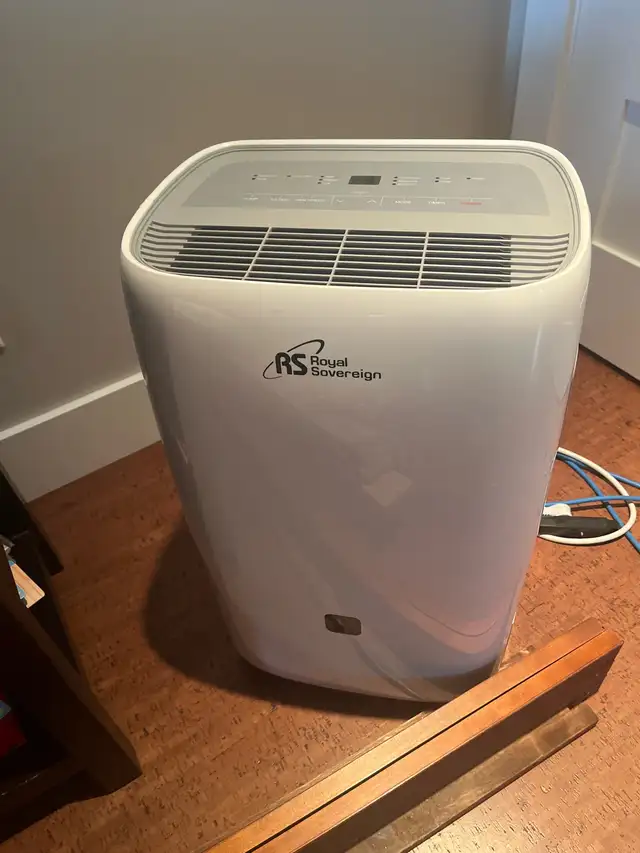 Royal Sovereign Dehumidifier  in Heaters, Humidifiers & Dehumidifiers in Calgary - Image 2