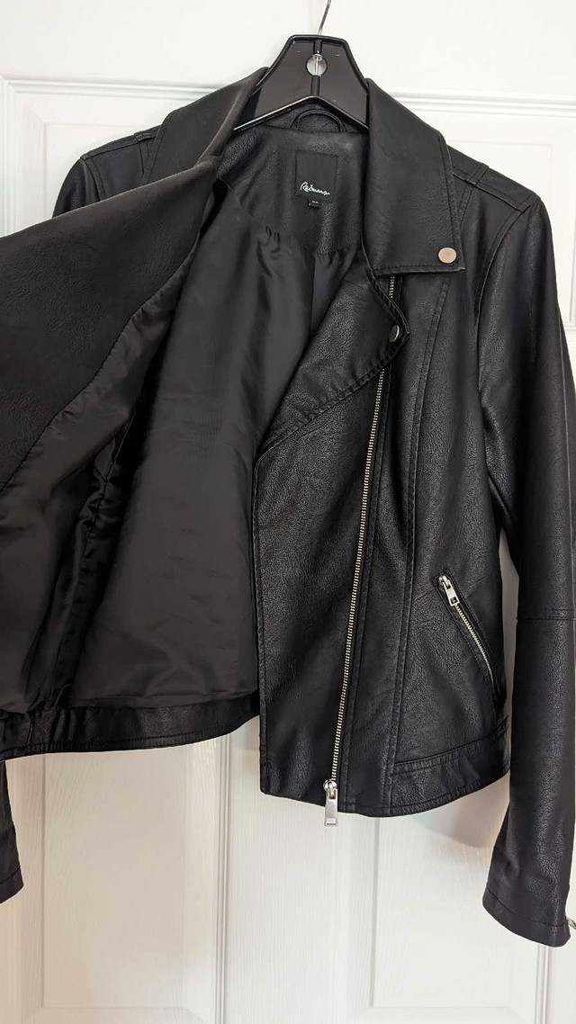 Reitmans Moto Jacket, Black Faux Leather, Medium in Women's - Tops & Outerwear in London - Image 4