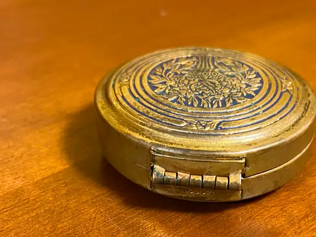 Vintage Pompeian Bloom Compact Cosmetics Case Rouge Makeup Tin in Arts & Collectibles in Oshawa / Durham Region - Image 7